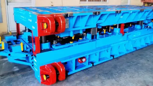 Cetakan seri garis otomatis membantu proses stamping otomotif menuju otomatisasi kecepatan tinggi.